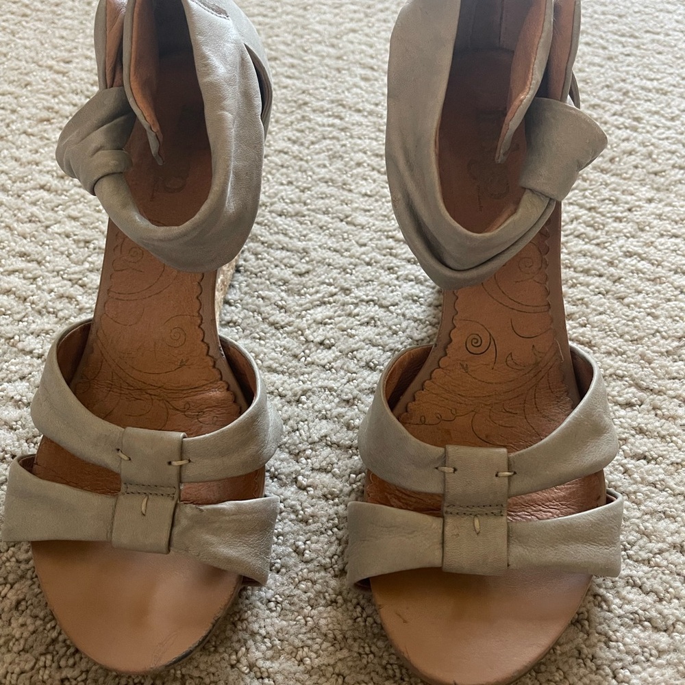 Clark’s Wedge Size 9.5